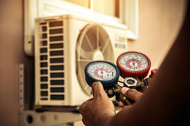 Professional Hvac technician working in Shrewsbury, MA